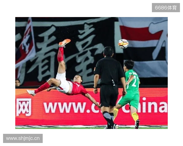 完美融入!廷伯:埃泽上演帽子戏法不是巧合,他很努力性格也很好 完美融入!廷伯:埃泽上演帽子戏法不是巧合,他很努力性格也很好